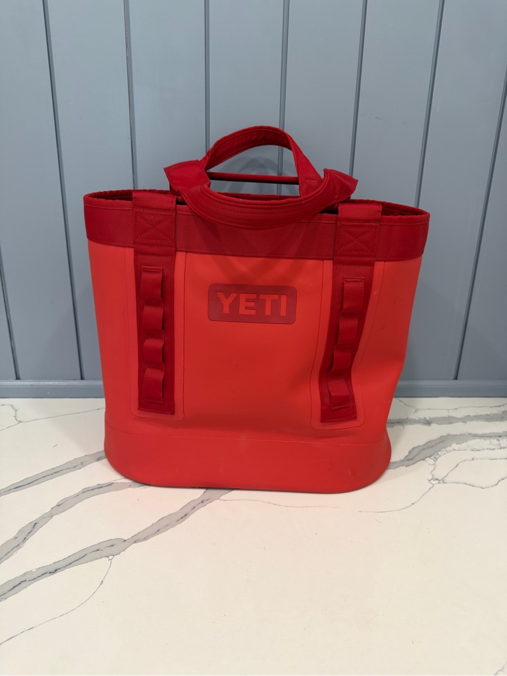 YETI Camino 35 Carryall Red